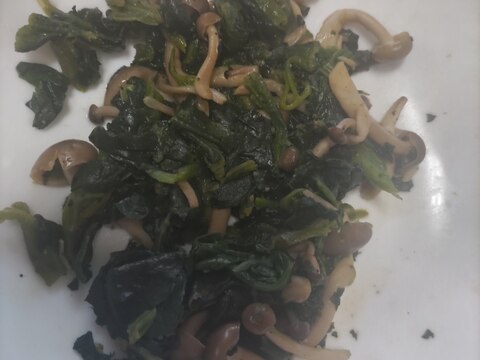 ほうれん草としめじのバターポン酢炒め
